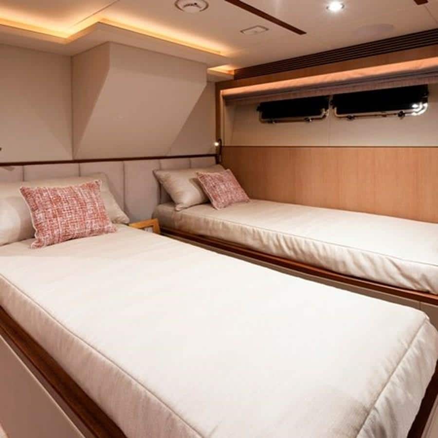 Twin Guest Stateroom | 2020 HORIZON 80' MY - One More TIme
