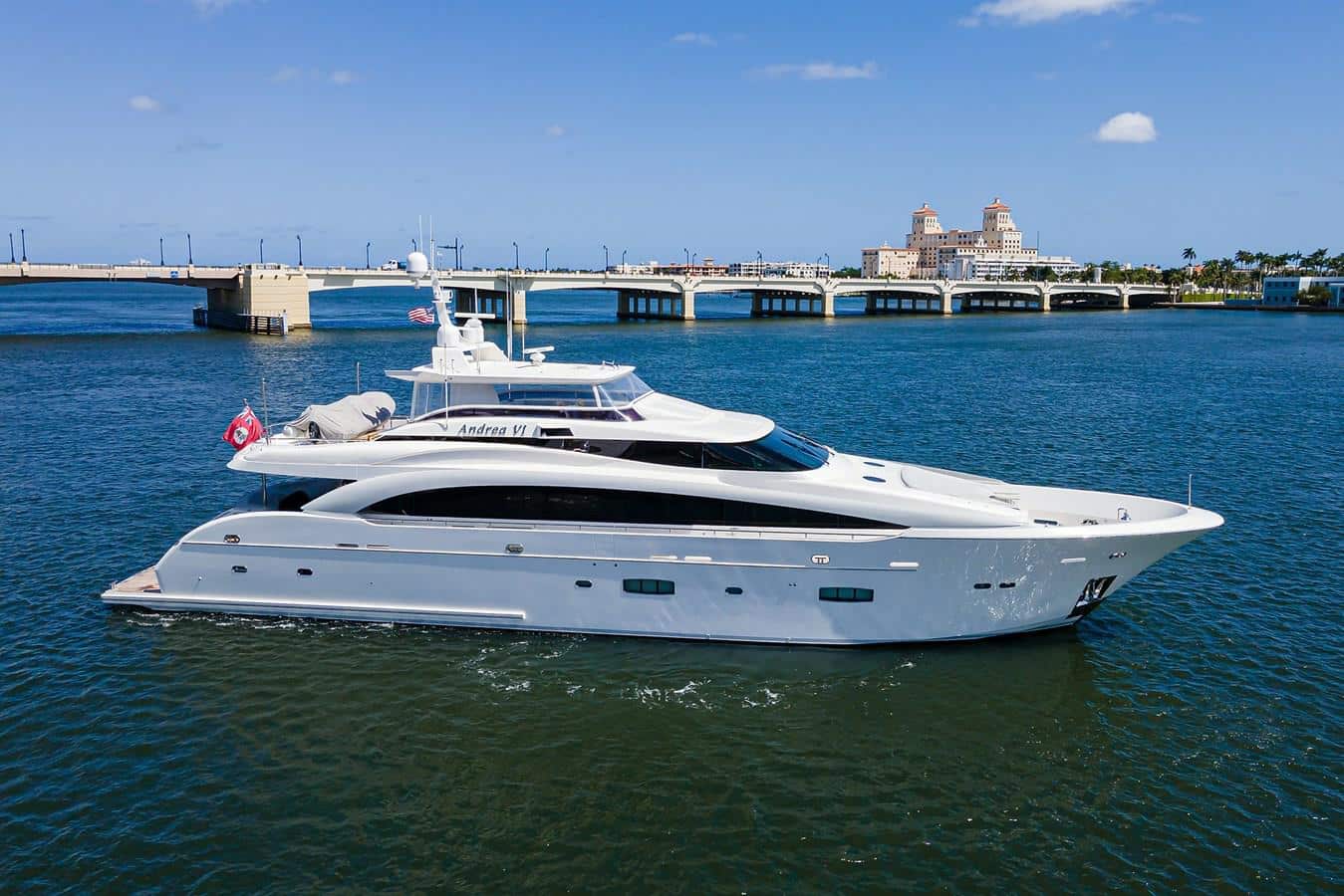 Yacht ANDREA VI - 2014 Horizon RP110 Motor Yacht Flybridge